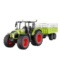Traktor CLAAS zdalnie sterowany z przyczepą